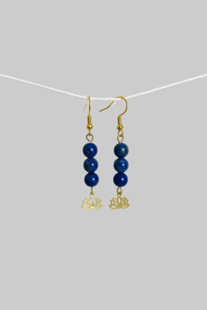 💫 32 € Edelsteinohrringe mit dunkelblauen, wunderschön schimmernden Lapislazuliedelsteinperlen und  vergoldeten Lotusblüten 🌙 Achtsamkeit 🌙 Klarheit 🌙 Authentizität 🌙 Selbstvertrauen