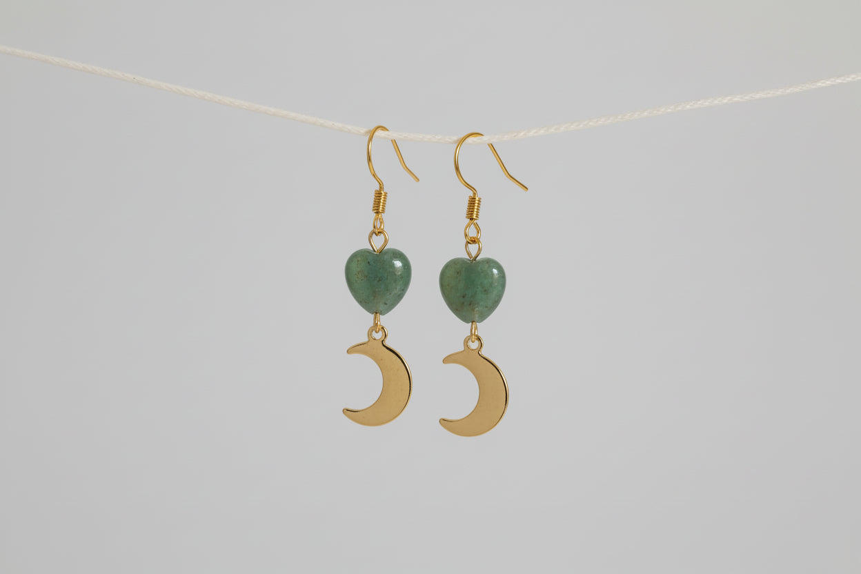 💫 24 € Hängeohrringe mit dunkelgrünen Heliotrop-Edelsteinherzen und goldenen Mondanhänger 🌙 innere Ruhe 🌙 Klarheit 🌙 Meditation 🌙 Selbstvertrauen 🌙 Grenzen setzen 🌙 Schutz