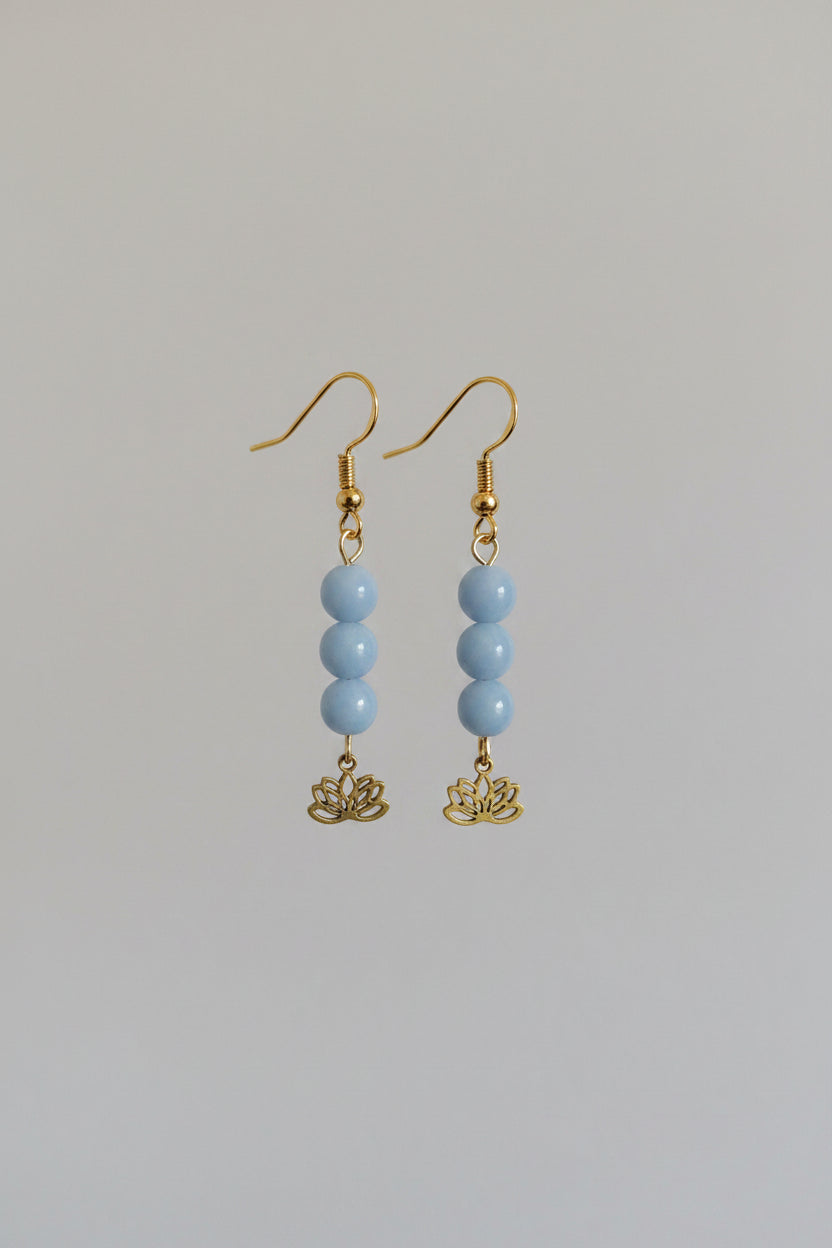 💫 32 € Zarte Angelit - Edelsteinohrhänger mit goldenen Lotusblüten 🌙 Reize mildern 🌙 Stabilität 🌙 Loslassen 🌙 innere Ruhe