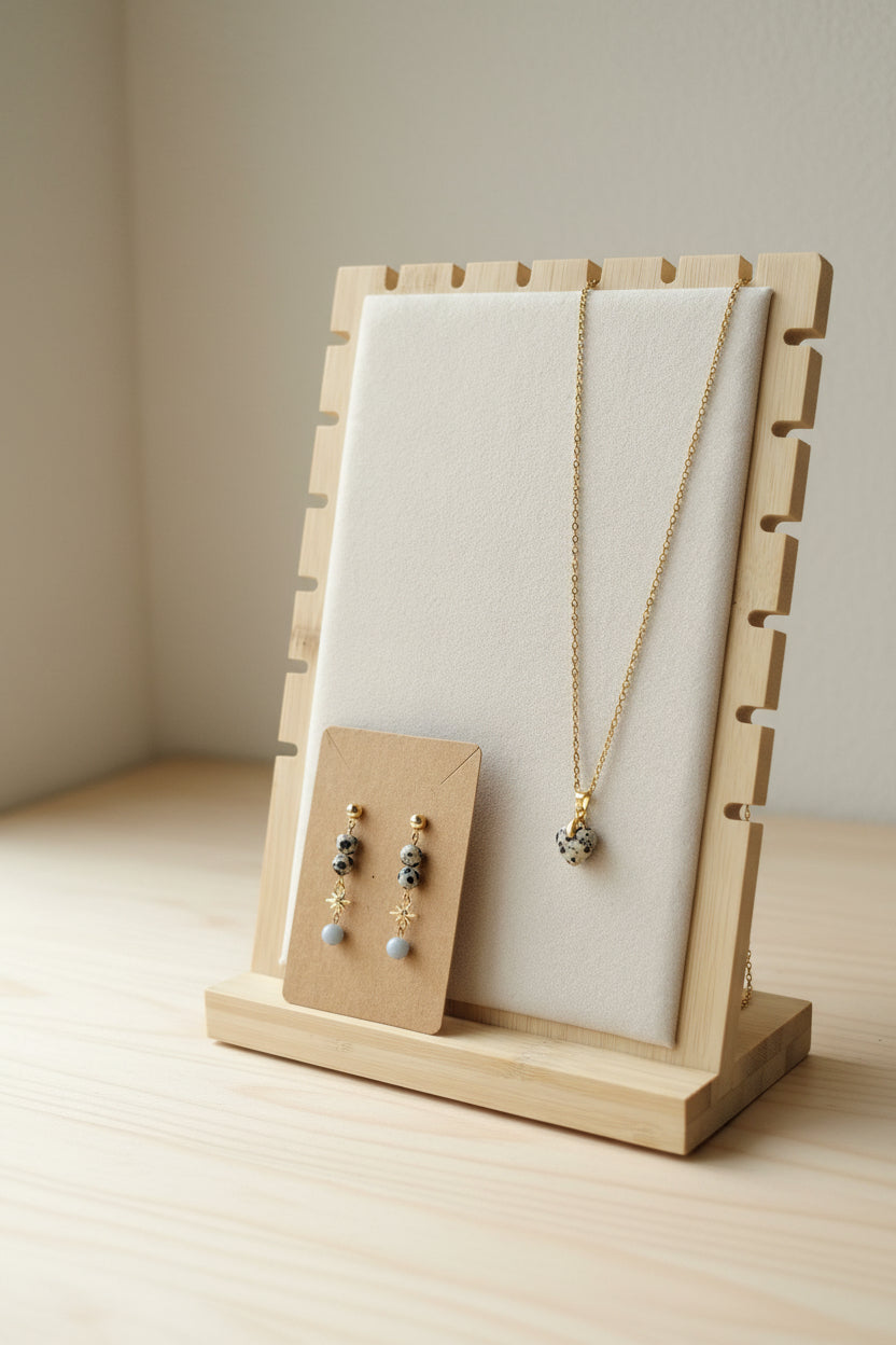 💫 40 € Schmuckset bestehend aus einer goldenen Kette mit einem Dalmatinerjaspis - Herzanhänger und passenden Ohrstecker mit Dalmatinerjaspis- und Angelit-Edelsteinperlen 🌙 innere Ruhe 🌙 Meditation 🌙 Schutz 🌙 Achtsamkeit