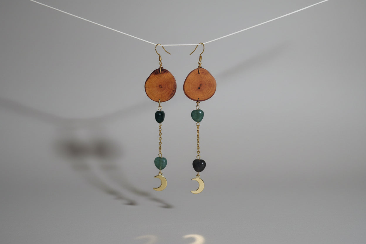 💫 40 € Lange Kirschholzohrhänger mit Heliotrop-Edelsteinherzen 🌙 innere Ruhe 🌙 Meditation 🌙 Schutz - Einzelstück
