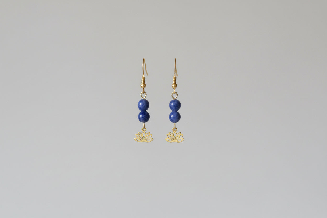 💫 26 € Edelsteinohrringe mit dunkelblauen Sodalithperlen und goldenen Lotusblüten 🌙 Selbstvertrauen 🌙 persönliches Wachstum