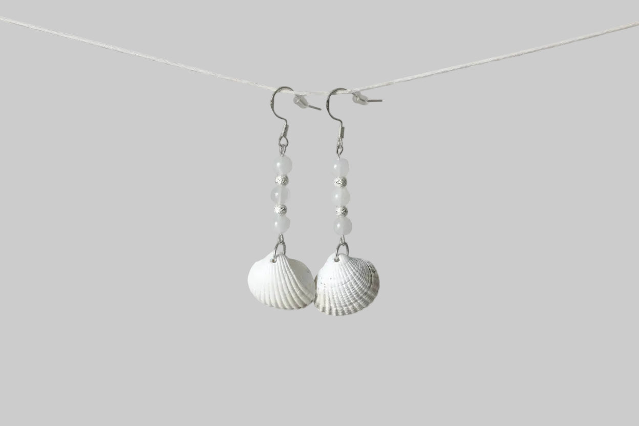 💫 35 € Traumhafte Muschelohrringe mit zarten silbernen Pralinenperlen und Mondsteinedelsteinperlen 🌙 Intuition 🌙 Balance